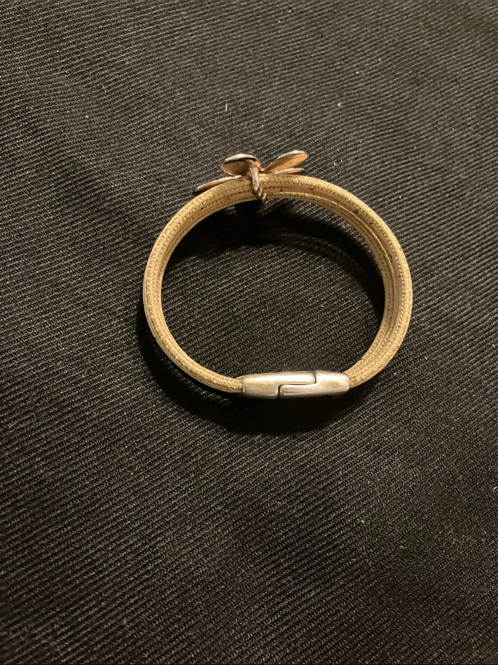 N/A magnetic closure
